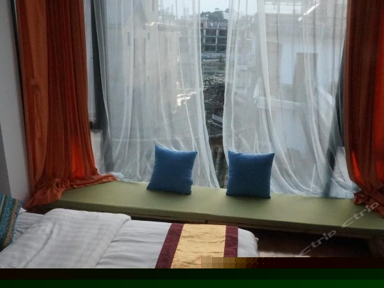 三楼观景家庭房