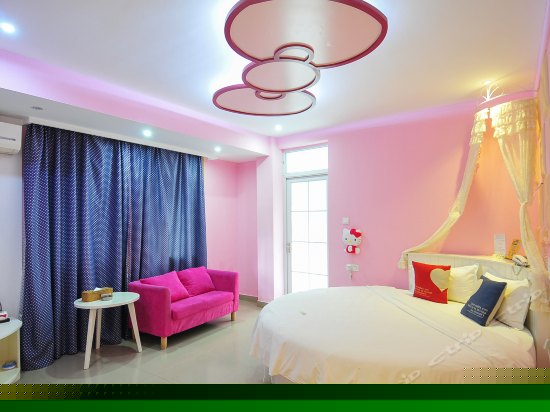 HelloKitty的假日阳台圆床房