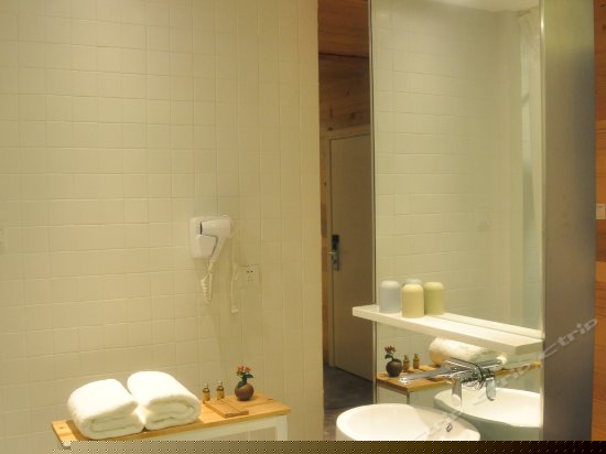 木心, 豪华大床房