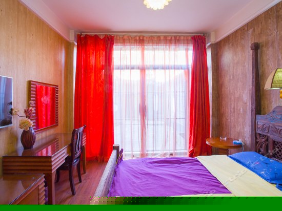 浪漫蜜月大床房