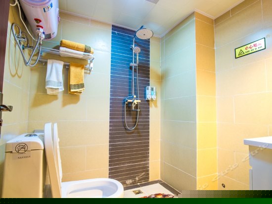 阳台吊椅豪华双床房