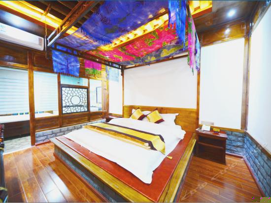 豪华阳台大床房