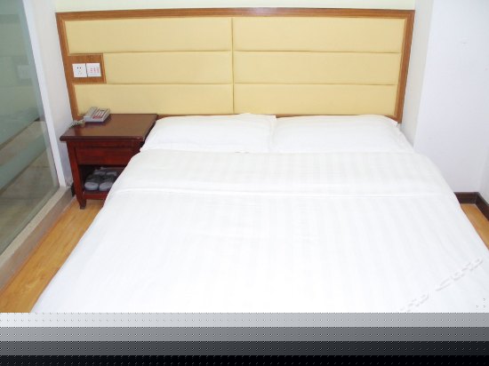 大床房（无窗）