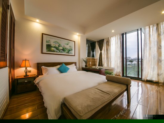 海天韵露台亲海大床房