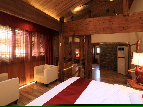 红色主题尊享套房