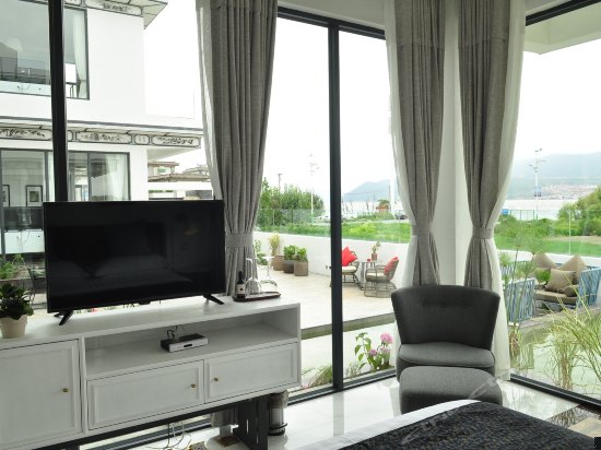 豪华水漾海景大床房