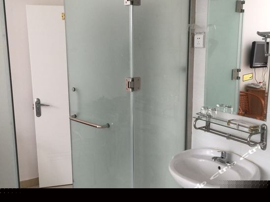 豪华双人大床房