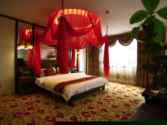 豪华套房（带棋牌室）