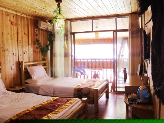 临江大阳台观景房（原始部落）