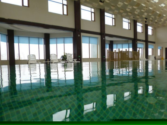 室内游泳池