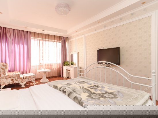 欧式蜜月大床房