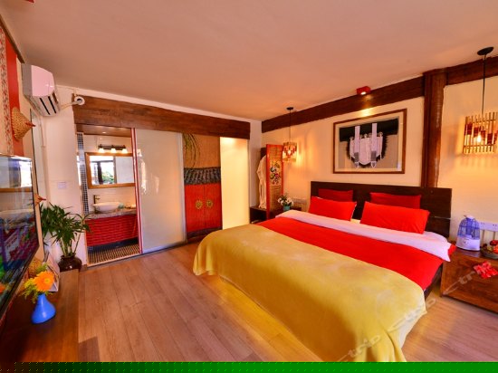 纳西明清大床房