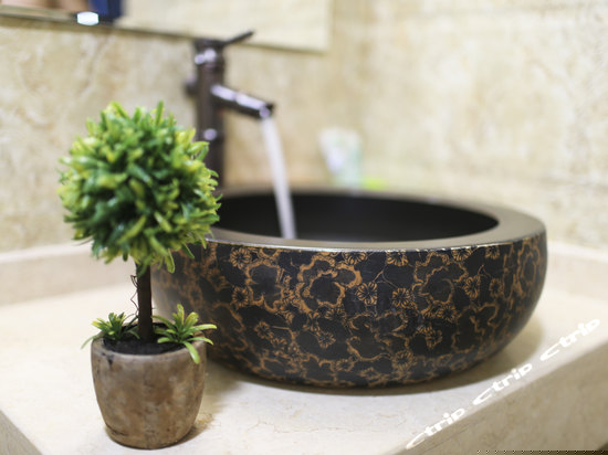 初夏微海景大床房