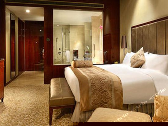 皇冠高级大床房