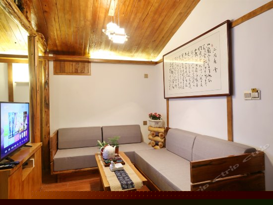 云·花园星空影视大套房