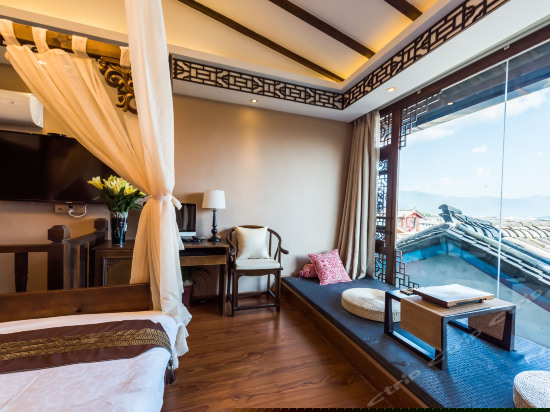 远景复式豪华家庭房