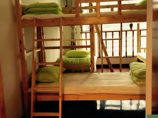 女生6人间（床位）