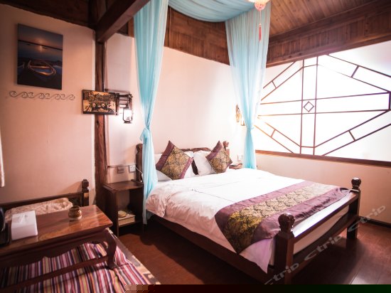 二楼精品大床房