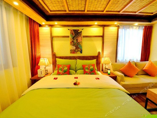 花园浪漫大床房