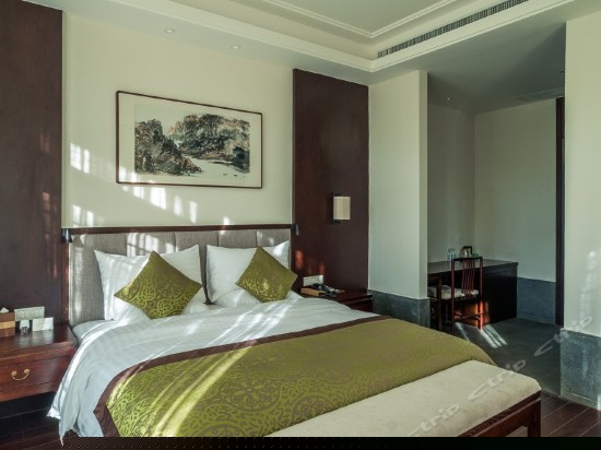 山景双卧室庭院别墅