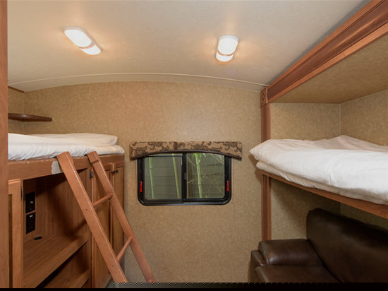 豪华连通家庭庭院