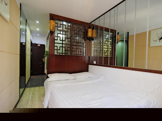 临河景观大床房