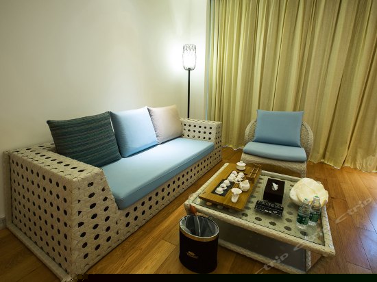珊瑚家庭豪华两室一厅套房