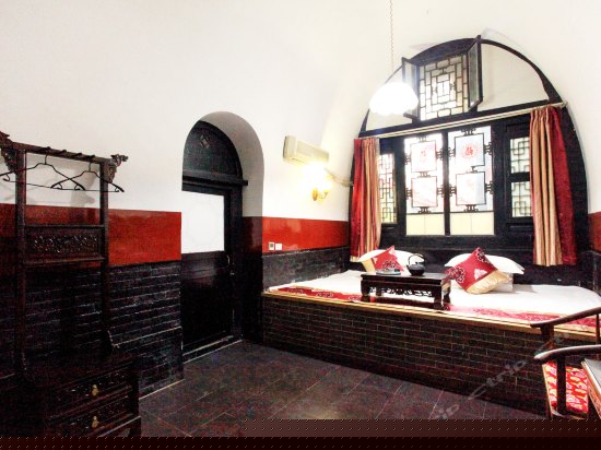 特色窑洞大土炕