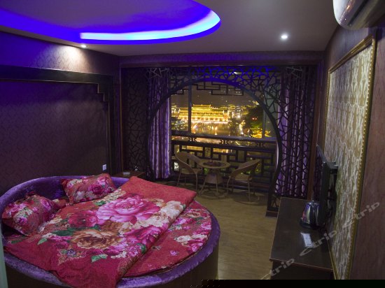 江景特大豪华圆床房