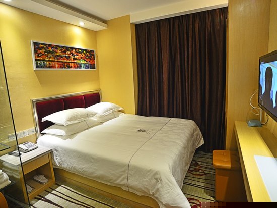 标准大床房（无窗）