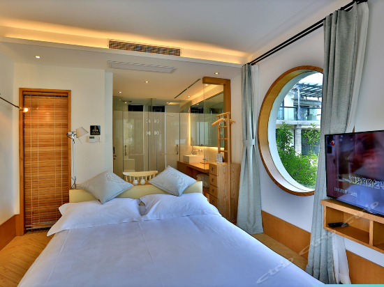 中式园景露台大床房