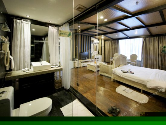 E座高级大床单间房