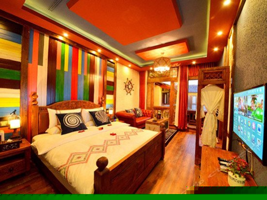 花园浪漫大床房