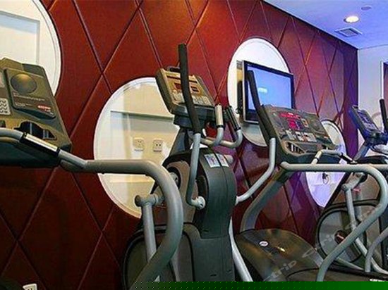 健身娱乐设施