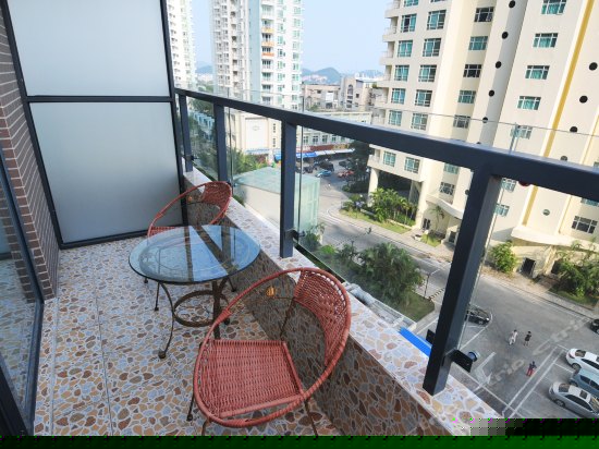 一米海景阳台独卫大床房