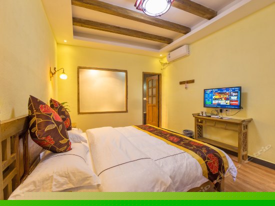 一楼温馨大床房