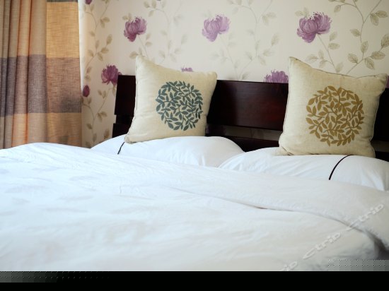 山里 庭院大床房