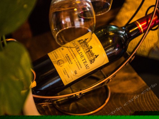 豪华阳光大床房