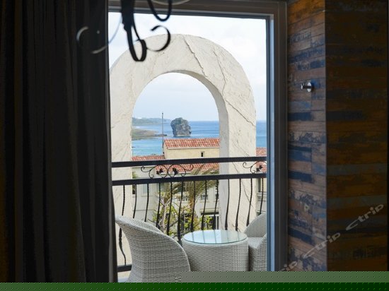 阳台海景尊贵双人间