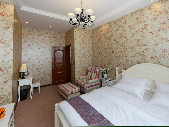 美式田园高级大床房