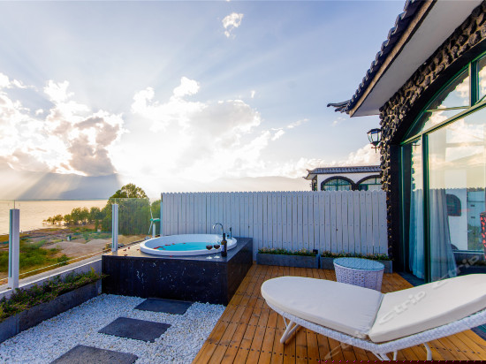 露台浴缸海景大床房