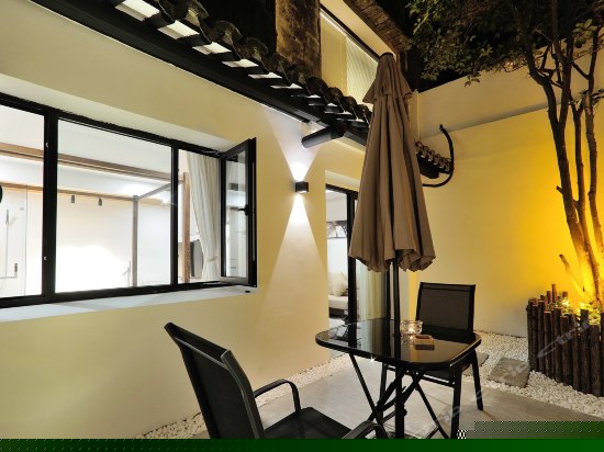 令仪私享庭院房