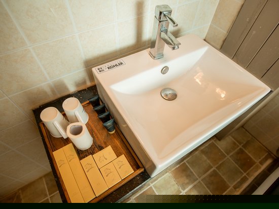 落地窗特价大床房