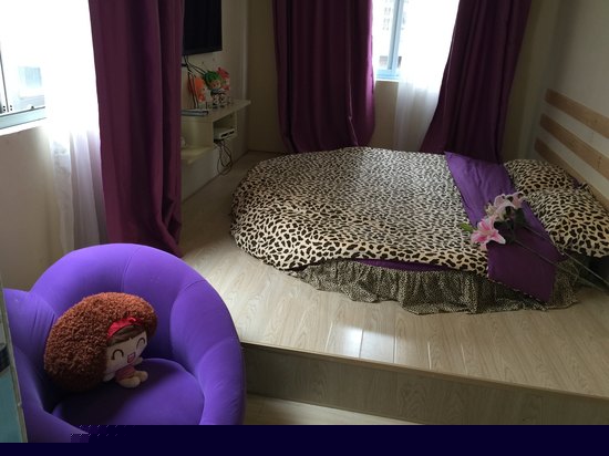 浪漫满屋（圆床房）