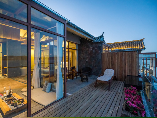 花语全海景阳光蜜月套房