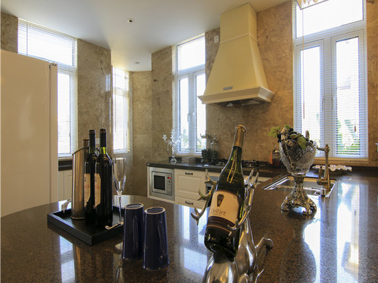 联排4居室湖景别墅