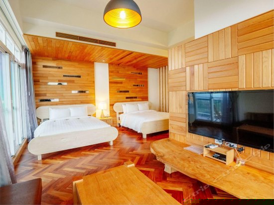 星光豪华四人房