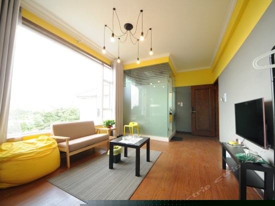 西窗零号超大榻榻米风景间