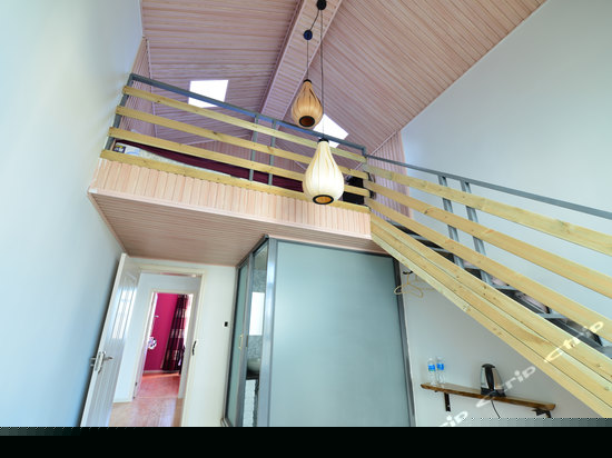 独卫复式星空房