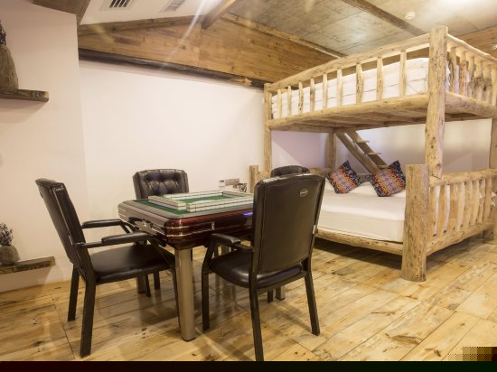 土家阁楼豪华棋牌房-天门山观景